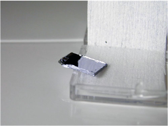 MoS2 二硫化钼晶体（合成）(Synthetic Molybdenum Disulfide)